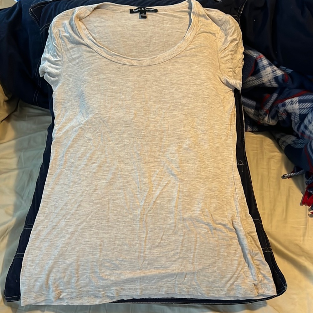 Small beige tee